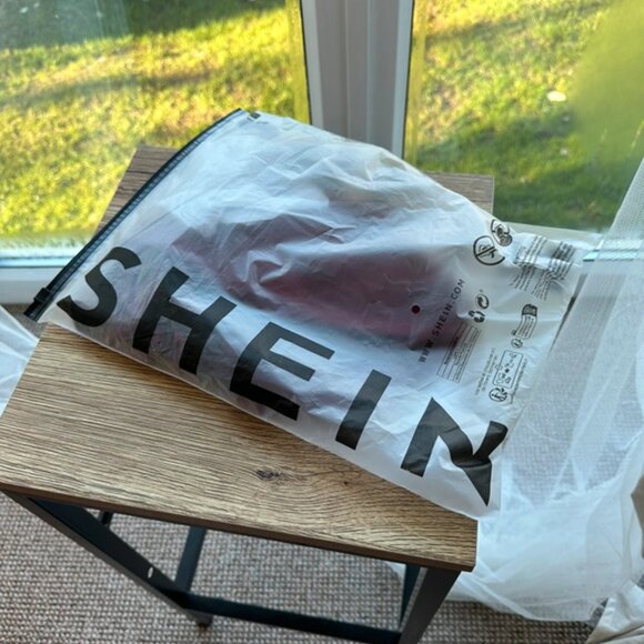 Shein burgundy top - Picture 5 of 6